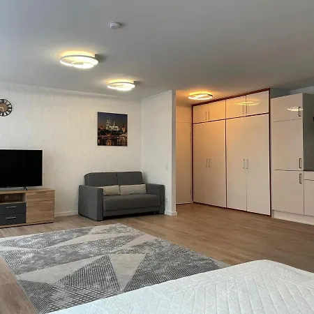 아파트 Sehr Zentral, Geraumiges, Helles Studio-apartment *